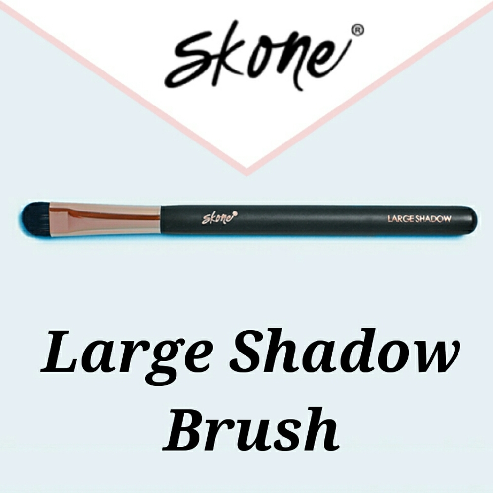 Skone Cosmetics Large Eye Shadow Brush